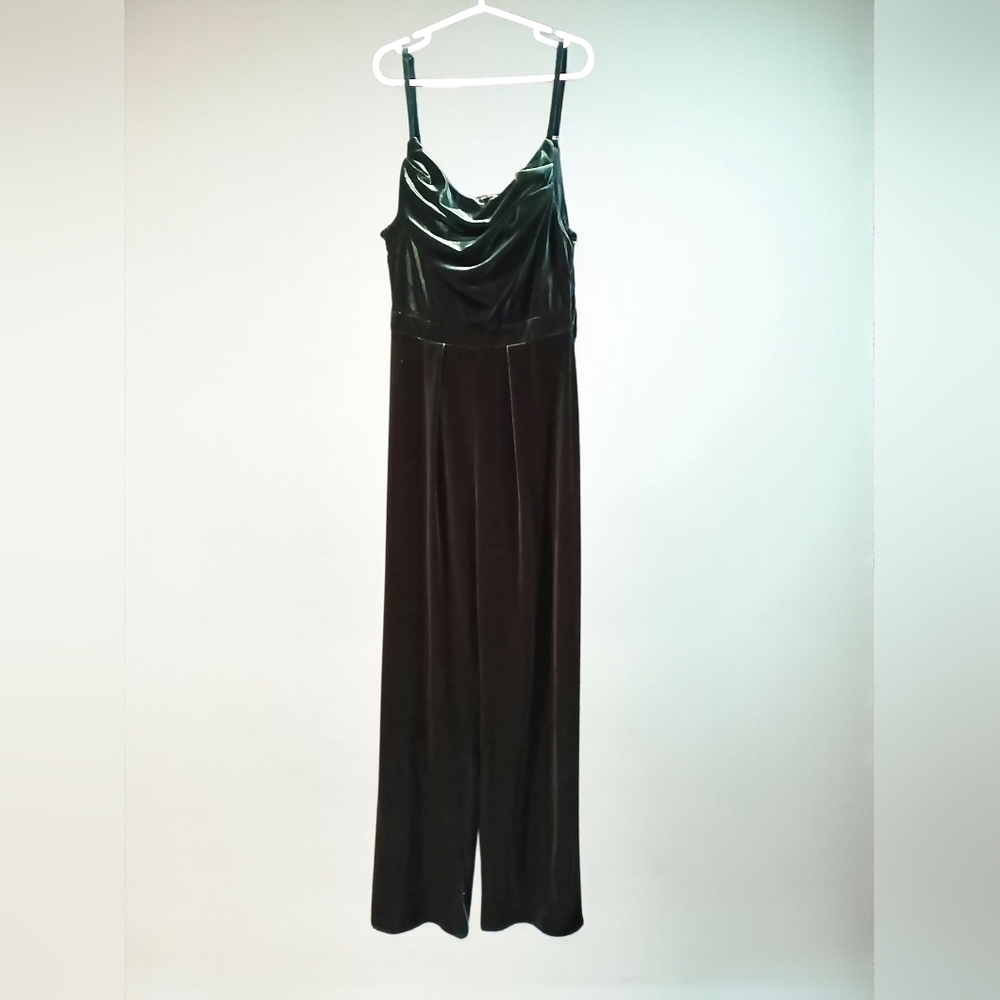 Revelry Green Velvet Cowl Neckline Pantsuit Size 0 Christmas Party Going Out